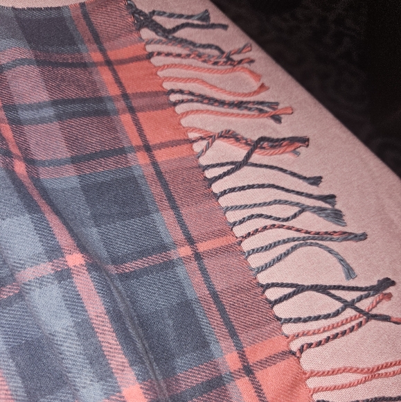 Plaid Cashmere Scarf in Gray/blue And Pink - Picture 4 of 5